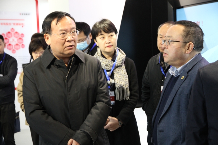  四川省人民政府副省长杨洪波考察安博（中国）股份